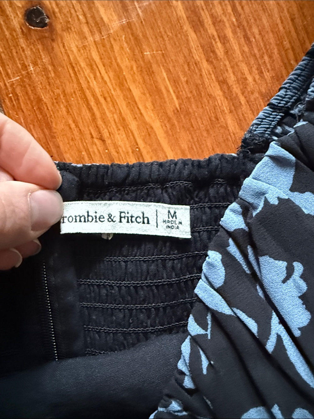 Abercrombie & Fitch Black and Blue Floral Puff-Sleeve Blouse - Picture 2 of 4